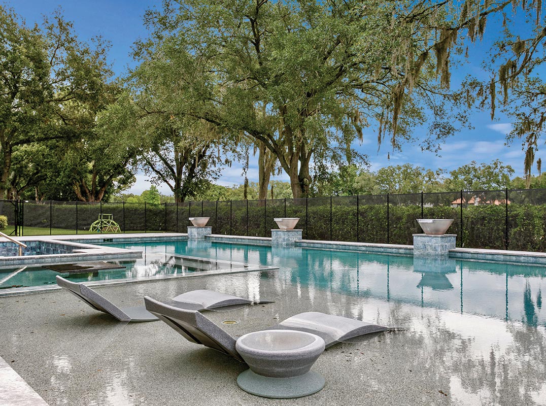 Executive Estate in Avila Golf and Country Club